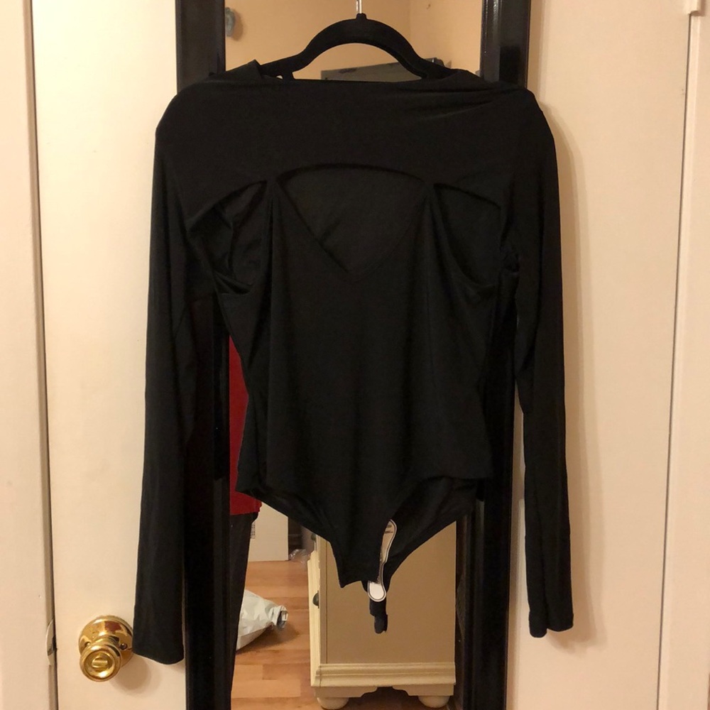 Black 3 hole top